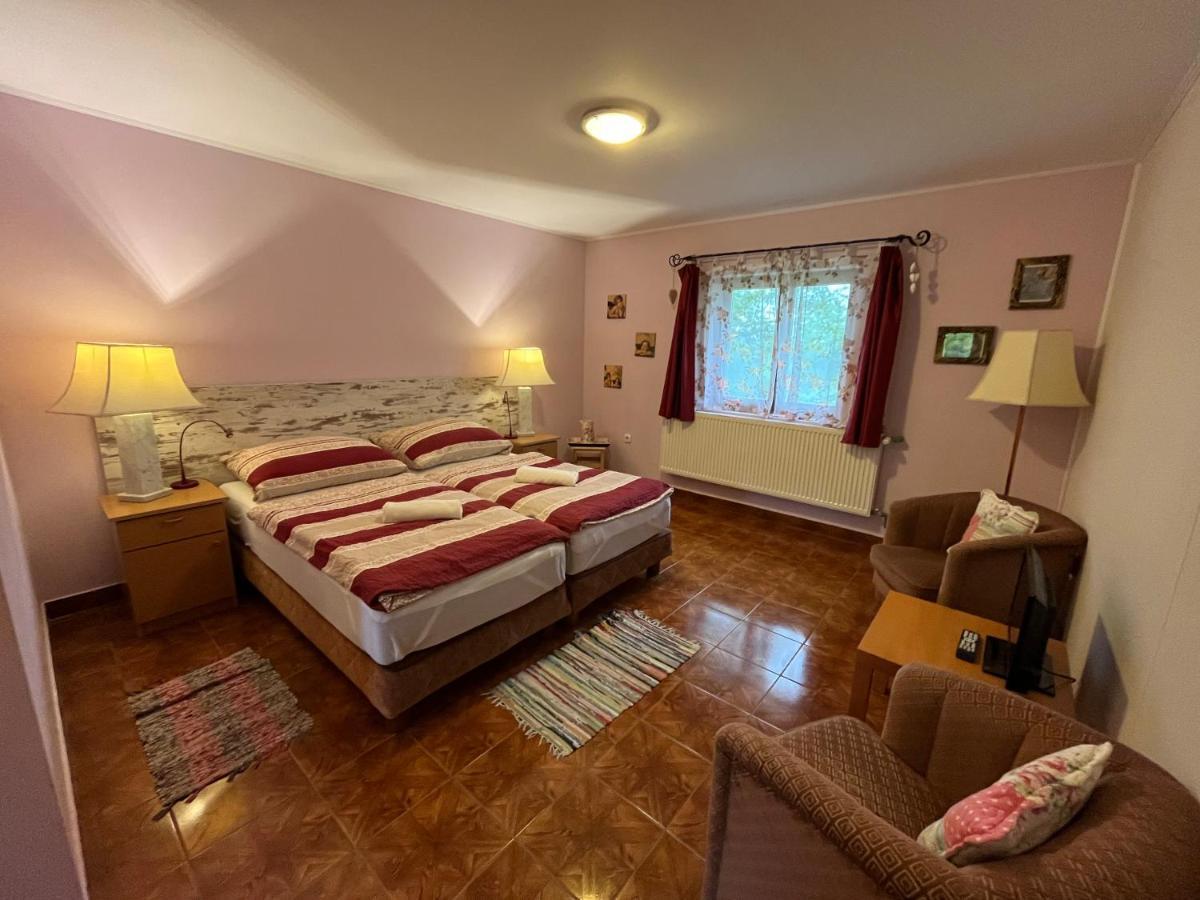 Erdei Vendeghaz Hotell Bogot Exteriör bild
